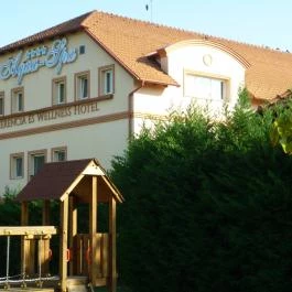 Aqua-Spa Konferencia és Wellness Hotel Cserkeszőlő - Külső kép