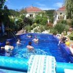 Holiday Vendégház & Szabadidőkert Járdánháza - Medence/kert