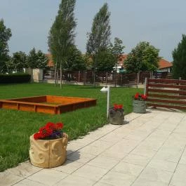 Hotel Aquarell Cegléd - Medence/kert