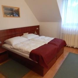 Hotel Szarvaskút Zirc - Szobák