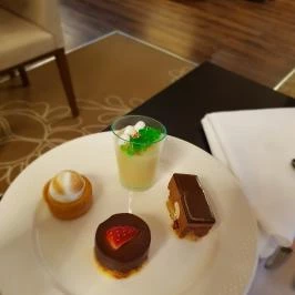 Castellum Hotel Hollókő Hollókő - Vendéglátás