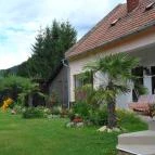 Pékház Apartman Bakonybél - Medence/kert