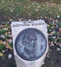 Gróf Batthyány Lajos-mellszobor és Első Független Magyar Kormány tagjai