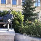 Gróf Festetics György ülőszobra Keszthely - Egyéb