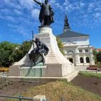 Kossuth Lajos szobra Kecskemét - Külső kép