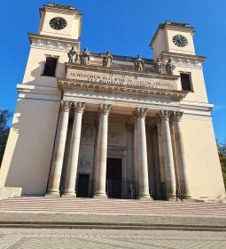 Váci Nagyboldogasszony-székesegyház 