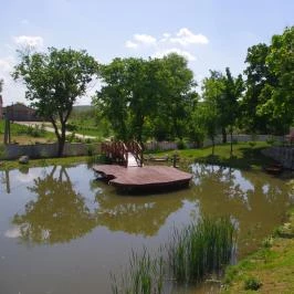 Hotel Vécsecity Hernádvécse - Medence/kert