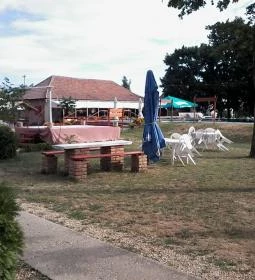 Tiszaörsi Fürdő szállásai