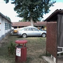 Tiszaörsi Fürdő szállásai Tiszaörs - Medence/kert