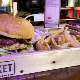 REBEL Burger & More - Király utca, Budapest - Étel/ital