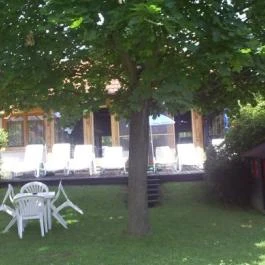 Takács Apartmanház Hévíz - Medence/kert