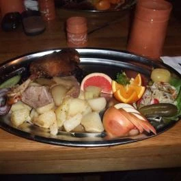 Sir Lancelot Középkori Lovagi Étterem Budapest - Étel/ital