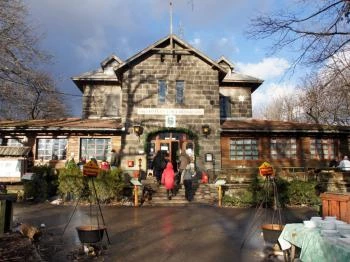 Báró Eötvös Loránd Turistaház étterme Dobogókő