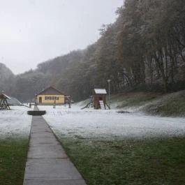 Feketevölgy Panzió, Kemence - Környék