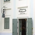 Százéves Cukrászda Gyula - Külső kép