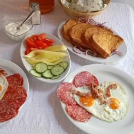 Kemencés Udvarház Füzesgyarmat - Vendéglátás