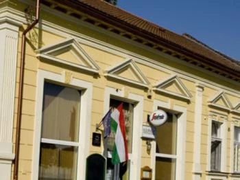 Galéria Kávéház és Étterem Szentes