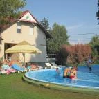 Wellness Hotel Szindbád Balatonszemes - Medence/kert