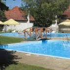 Wellness Hotel Szindbád Balatonszemes - Medence/kert