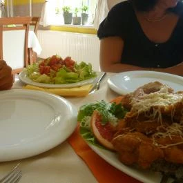 Vendéglő a Három Tölgyfához Tatabánya - Étel/ital