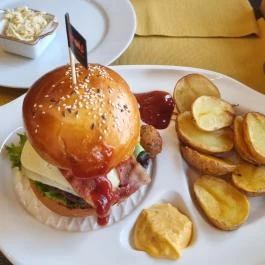Happy Day Barbecue & Burger Bár Gödöllő - Étel/ital