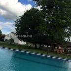 Zichy Park Hotel Bikács - Medence/kert
