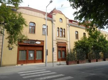 Dübögő Hotel Békés