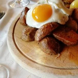 Forster Vadászkastély és Szálloda , Bugyi - Vendéglátás