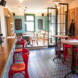 Fióka, Budapest - Belső