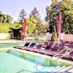 Hotel Atlantis Wellness & Conference Hajdúszoboszló - Medence/kert