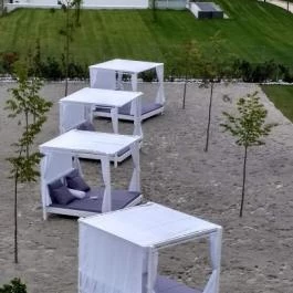 Aura Hotel Balatonfüred - Medence/kert