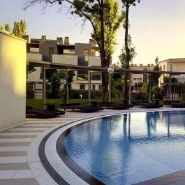 Aura Hotel Balatonfüred - Medence/kert