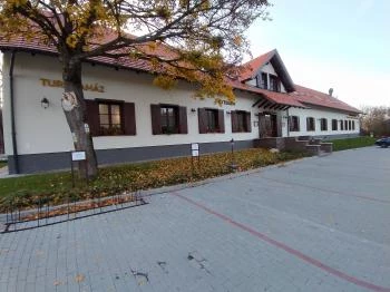 Gróf Esterházy Móric Ökoturisztikai Központ Étterme Gánt