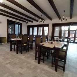 Gróf Esterházy Móric Ökoturisztikai Központ Étterme Gánt - Belső