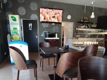 Heléna Pizzéria & Kávézó Császár