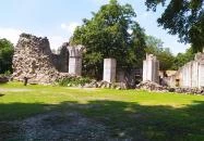 Vértesszentkereszti bencés apátsági templomrom Oroszlány