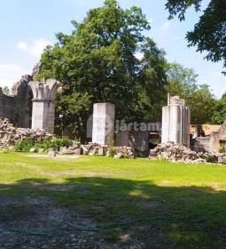 Vértesszentkereszti bencés apátsági templomrom