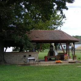 Zichy Park Hotel Bikács - Medence/kert