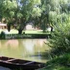 Zichy Park Hotel Bikács - Medence/kert