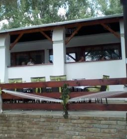 Hullámtér Vendéglő