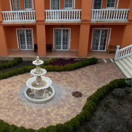 Hotel Bellevue, Esztergom - Medence/kert