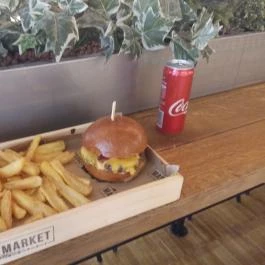 REBEL Burger & More - Király utca, Budapest - Étel/ital