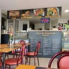 Avia benzinkút és burgerező Öcsöd - Belső