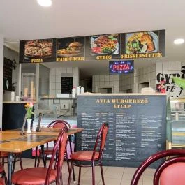 Avia benzinkút és burgerező Öcsöd - Belső