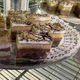 Avia benzinkút és burgerező Öcsöd - Étel/ital