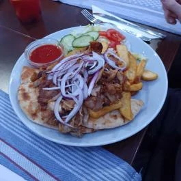 Hellasz Taverna Görög Finomságok, Szolnok - Étel/ital