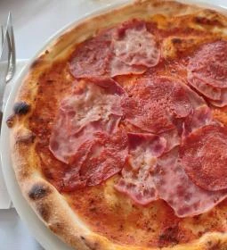 Italia Pizzeria & Étterem