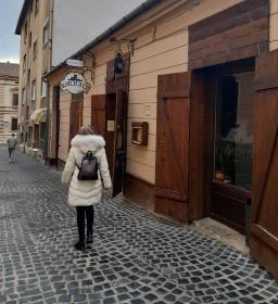 Korhely Étterem-Pub