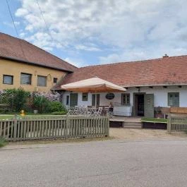 Mandula Kávézó Solymár - Külső kép