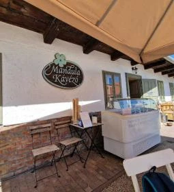 Mandula Kávézó